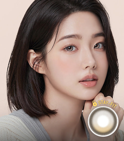 LUMI BIG ASH BROWN着用イメージ。自然な深みのあるアッシュブラウン